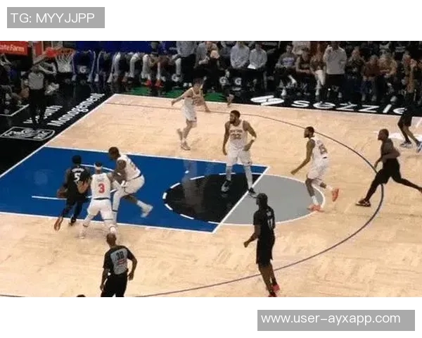 历史第三年轻万分先生爱德华兹20投10中斩获25分7篮板9助攻1抢断1盖帽